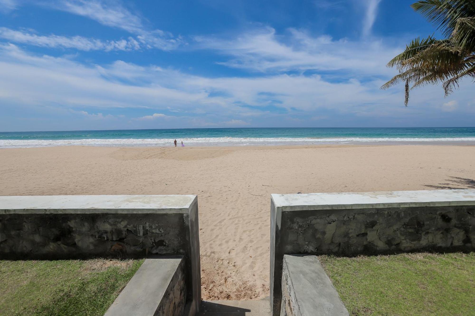 Bieshu Beach Hive Habaraduwa Central Buitenkant foto
