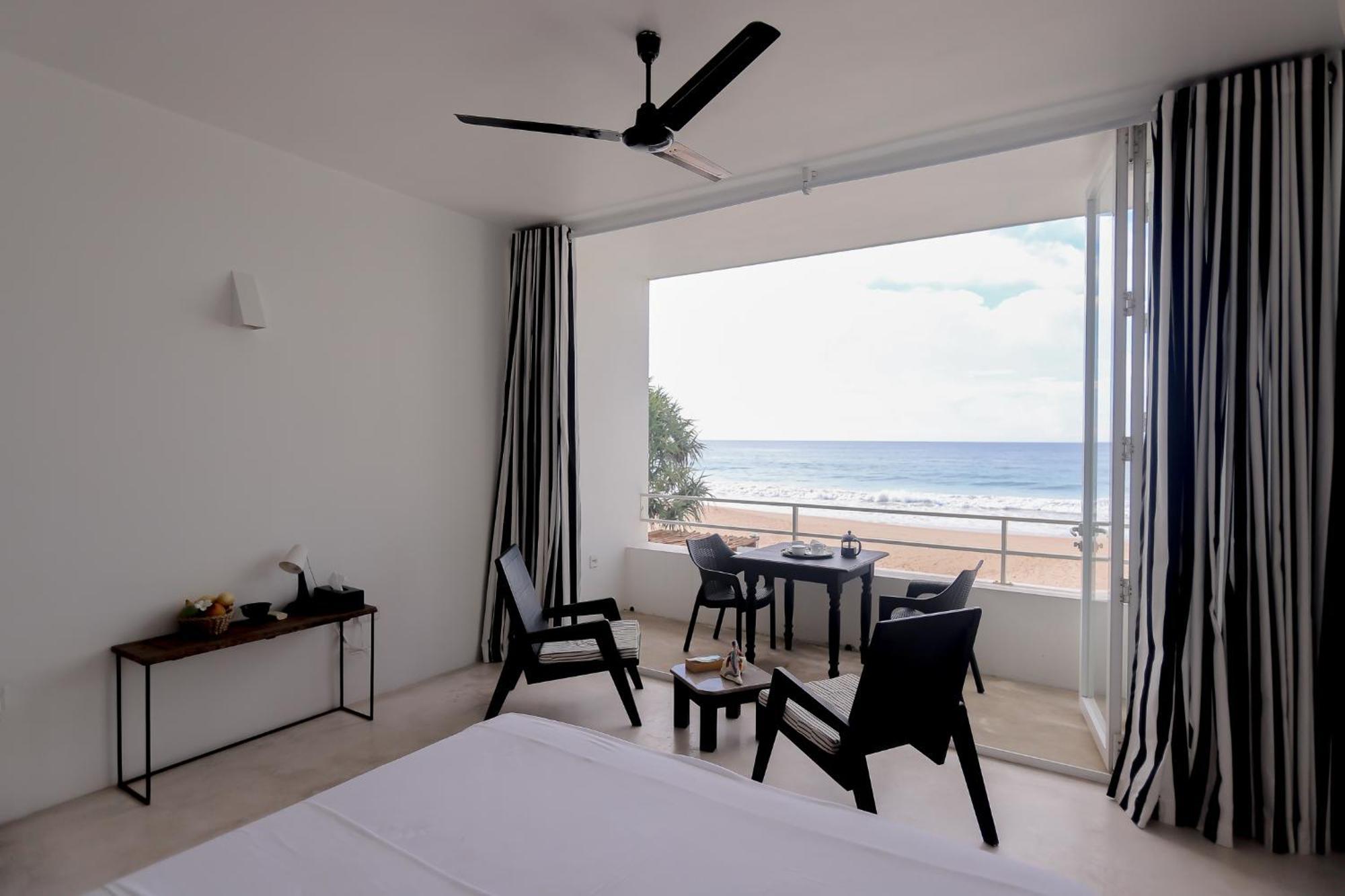 Bieshu Beach Hive Habaraduwa Central Buitenkant foto